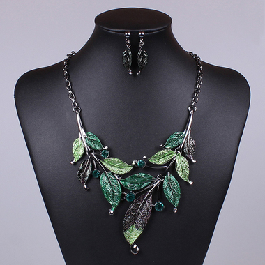 Gifts 4 All - Beautiful Necklace Leaf Design Your choice of Color