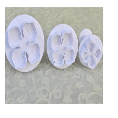 Gifts 4 All, Make beautiful hydrangea flowers with these molds.  
Material: Plastic
Color:White
It will come in 3 Different Sizes (Diameter about: 6cm, 5cm, 4cm)
Package in: 3 Pcs Different Size Decorating Cutter Tools /set
  