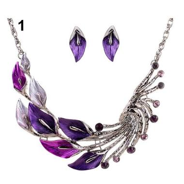 Gifts 4 All - Leaf and feather design necklace set
