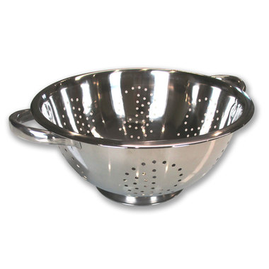 Gifts 4 All, This Durable Stainless Steel footed colander set includes two sizes: 3Qt and 5Qt with mirror finish polished. Both are dishwasher safe. Both colanders allow for easy draining with sturdy handles This Colanders are Sturdy and Strong. This Colander set are great for Rinsing and Draining, also perfect for Steaming.