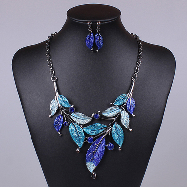 Gifts 4 All - Beautiful Necklace Leaf Design Your choice of Color