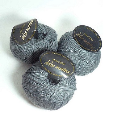 Gifts 4 All, Yarn Merino 50 gm, 126 Yd. Fiber content: 50% Merino and 50% Acrylic 
Hand knitting yarn for knit or Crochet. 
Great for making Scarf, Sweater, Poncho. 